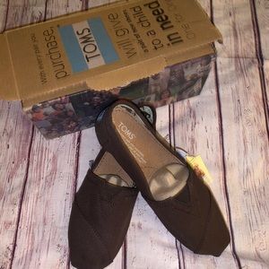 Chocolate Brown Toms Canvas Size 6 Women’s NWT